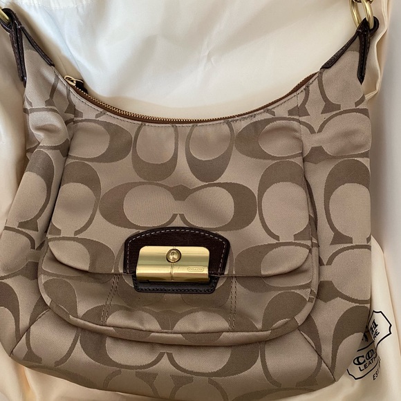 Coach authentic handbag - Picture 1 of 8